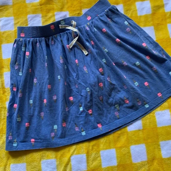 Oshkosh skirt - Picture 2 of 6